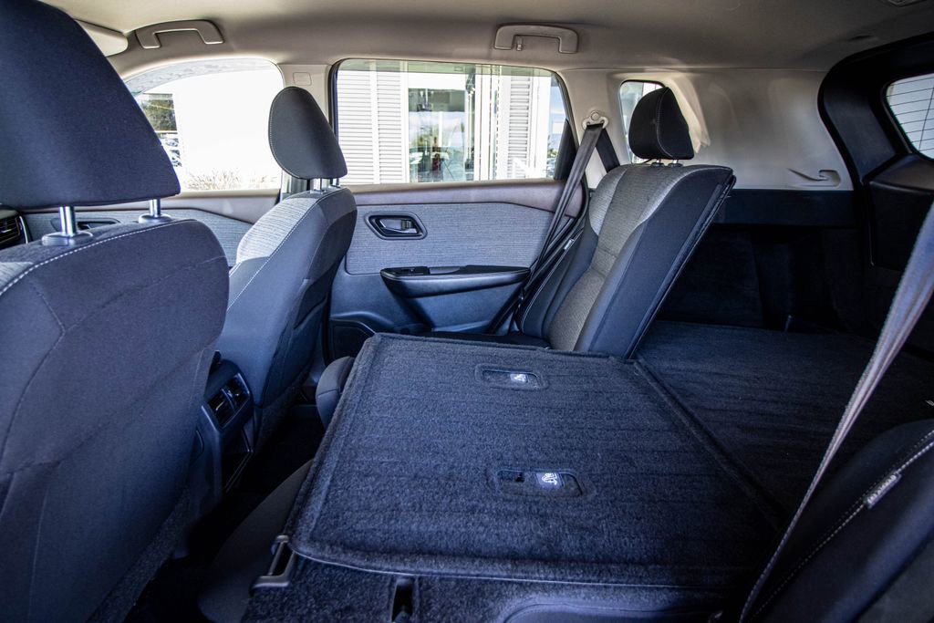 Used 2021 Nissan Rogue S image 25