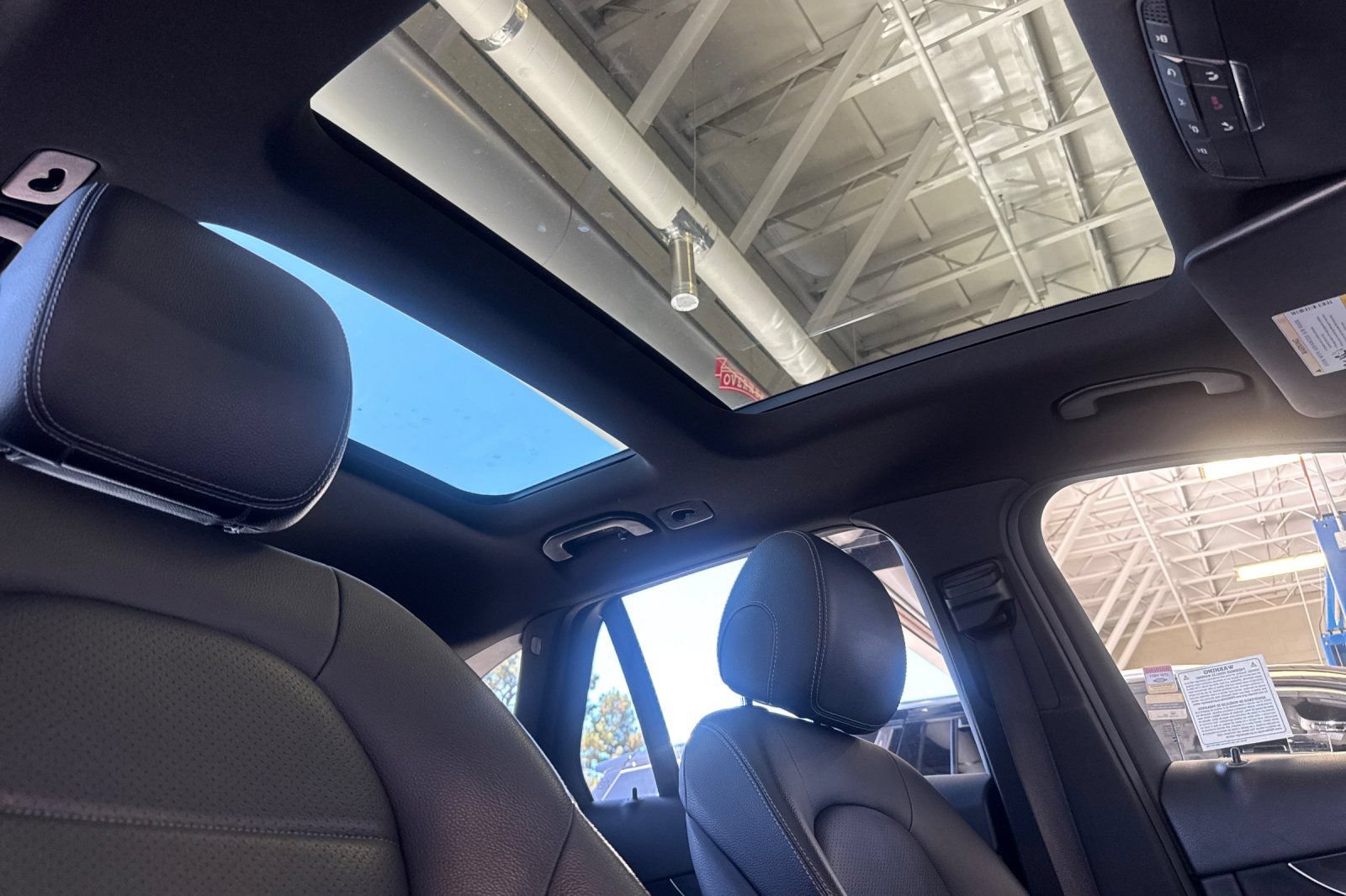 Used 2018 Mercedes-Benz GLC 350e 4MATIC image 21