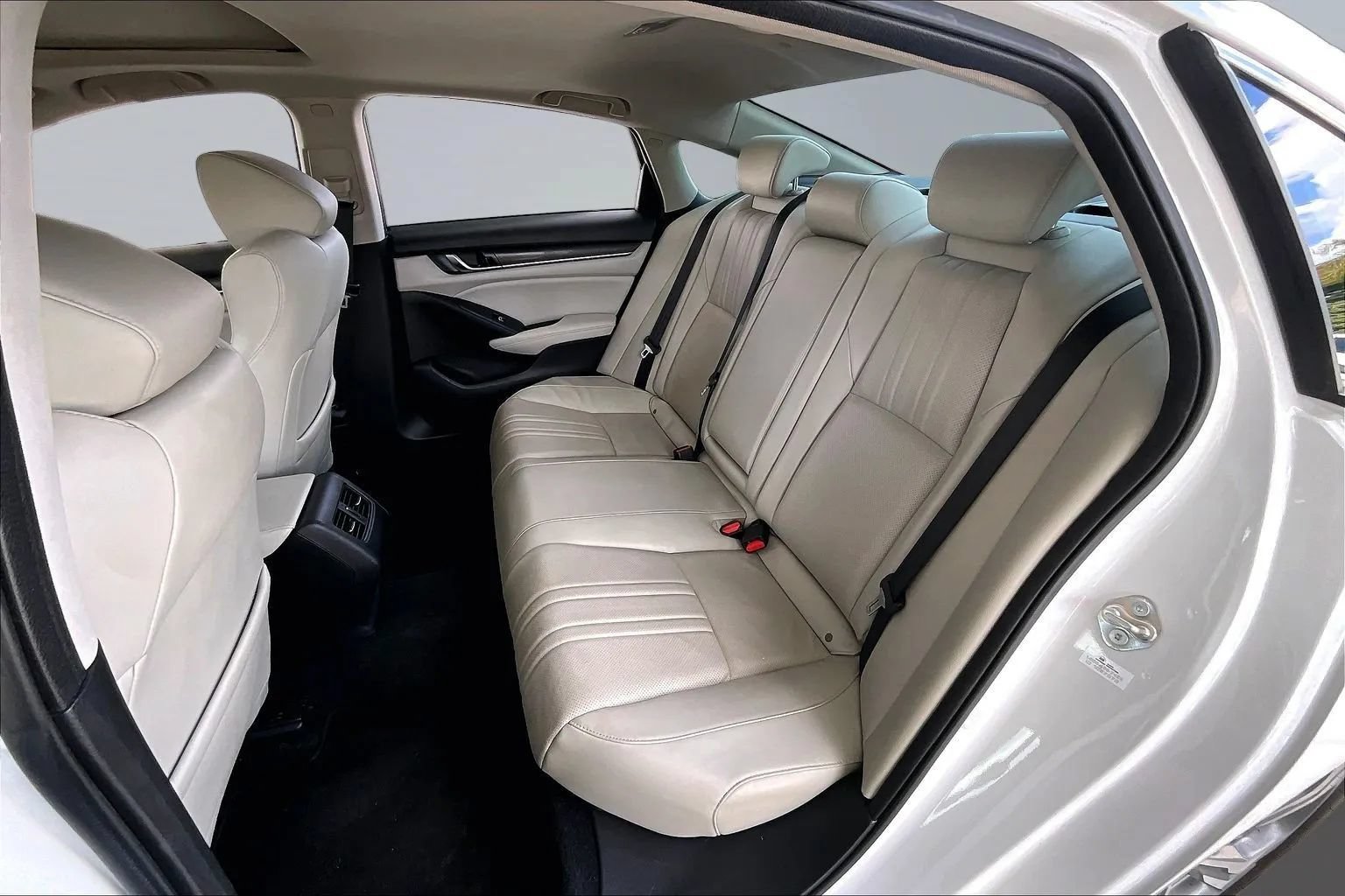 Used 2018 Honda Accord EX-L image 19