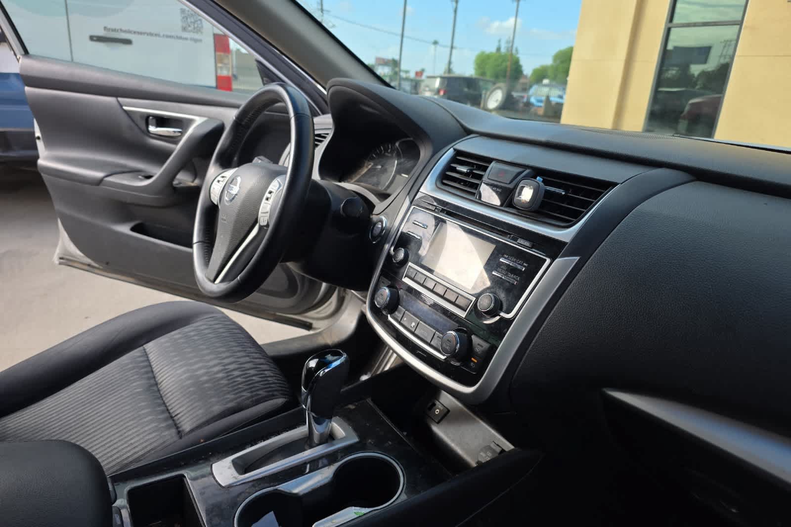 Used 2018 Nissan Altima 2.5 SV FWD image 17