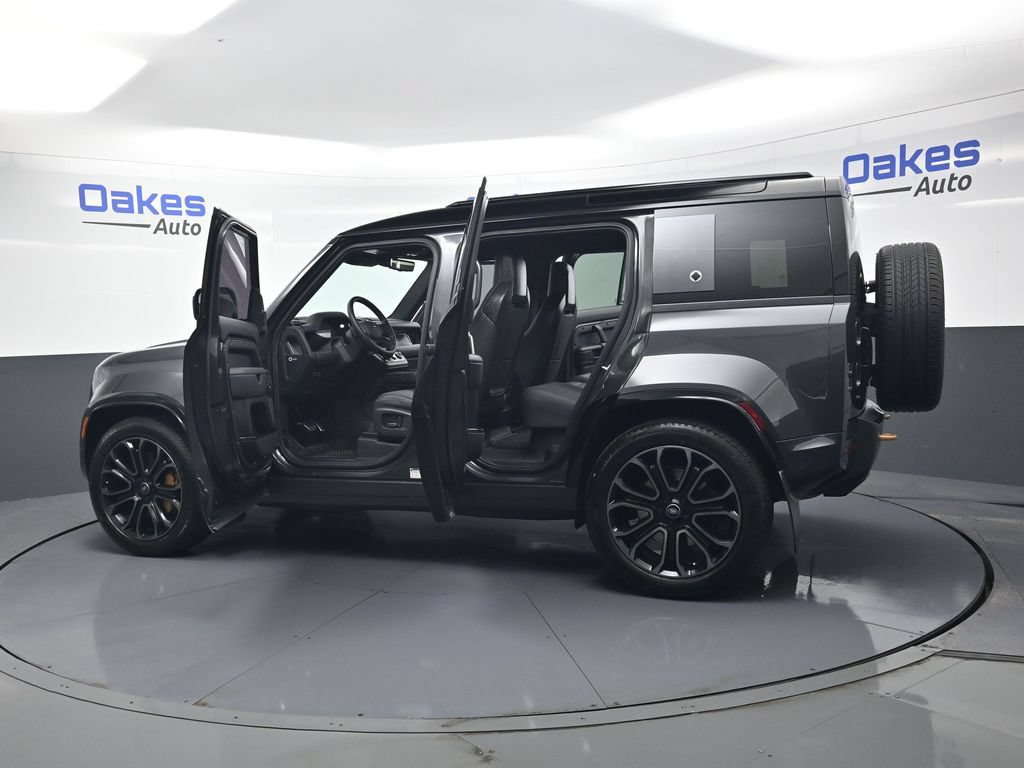 Used 2025 Land Rover Defender 110 AWD/4WD image 56