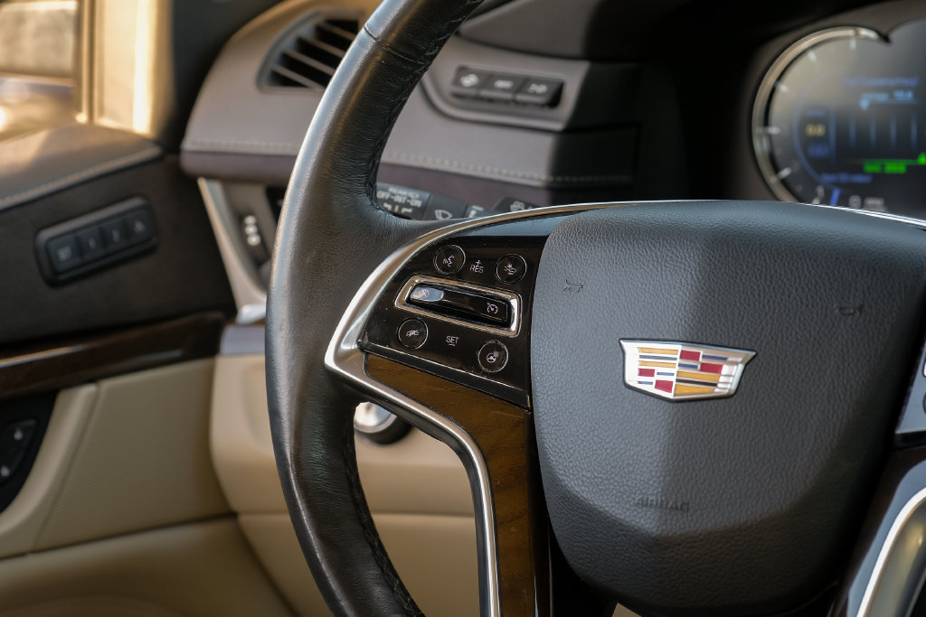 Used 2018 Cadillac Escalade Luxury AWD/4WD image 17