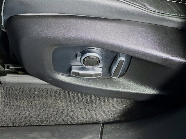 Used 2019 Jaguar F-PACE SVR image 12