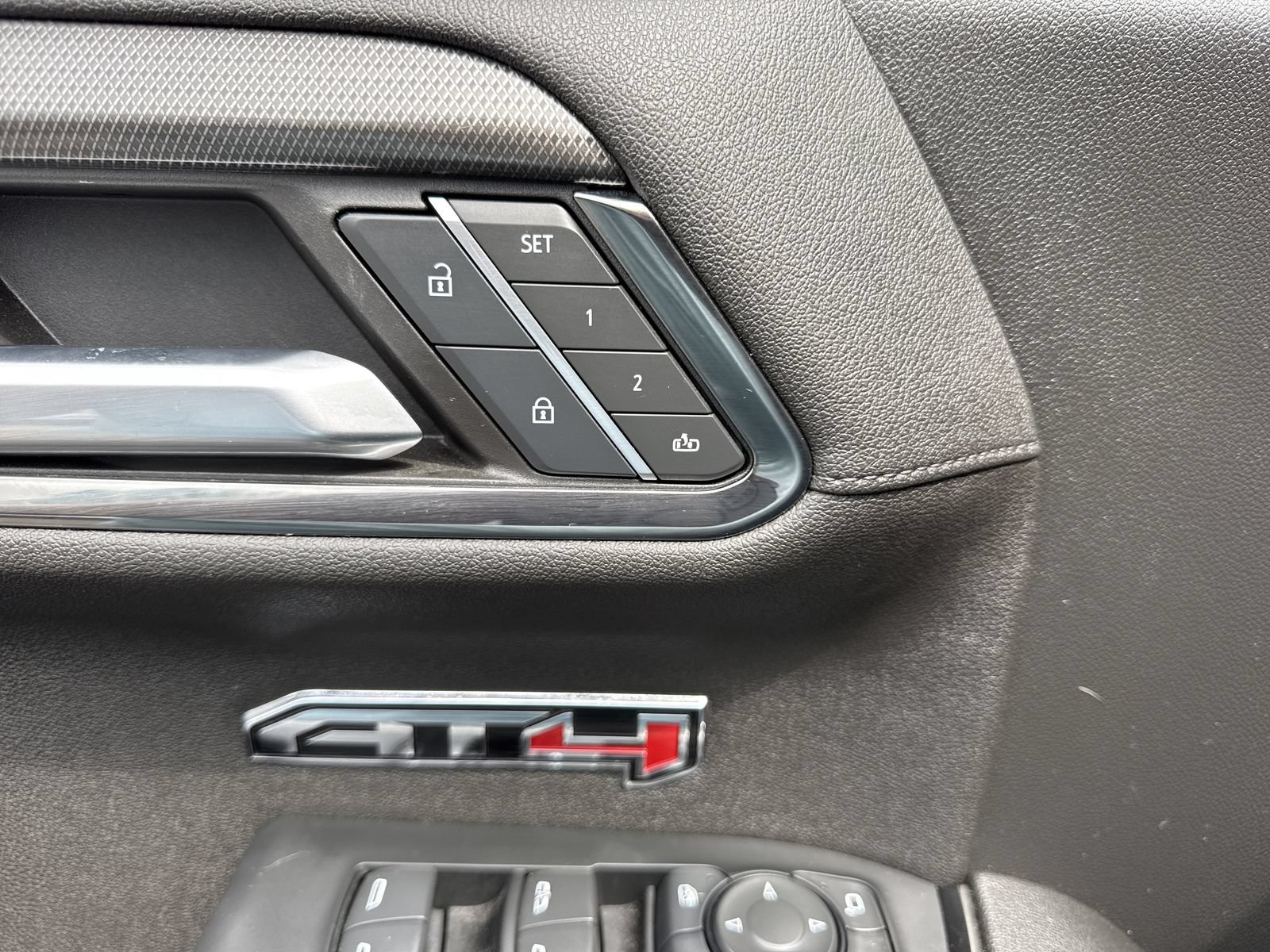 Used 2024 GMC Sierra 1500 AT4 w/ Technology Package AWD/4WD image 19