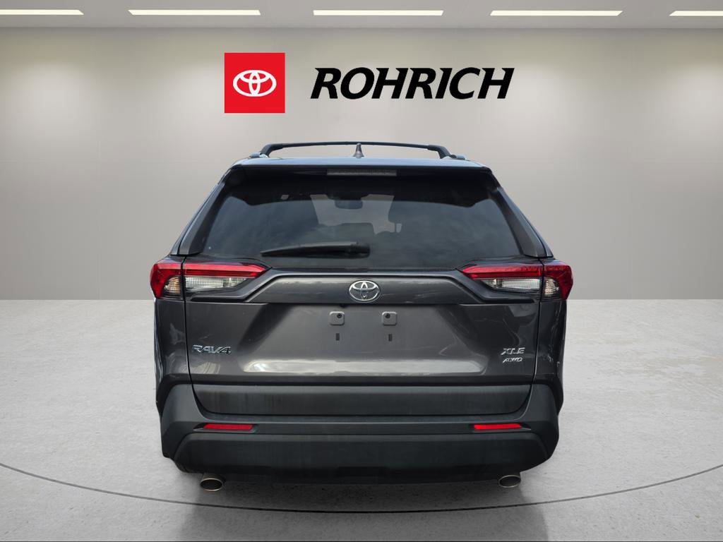 Used 2022 Toyota RAV4 XLE image 4