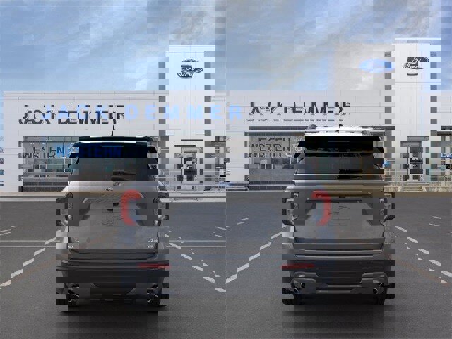 New 2023 Ford Explorer XLT w/ Equipment Group 202A image 5