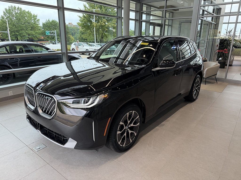 New 2026 BMW X3 xDrive30i w/ Premium Package AWD/4WD image 3