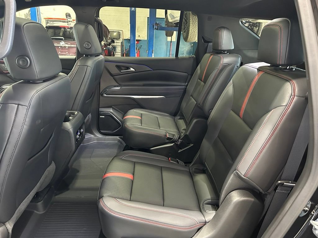New 2026 Chevrolet Traverse RS w/ LPO, Floor Liner Package AWD/4WD image 40