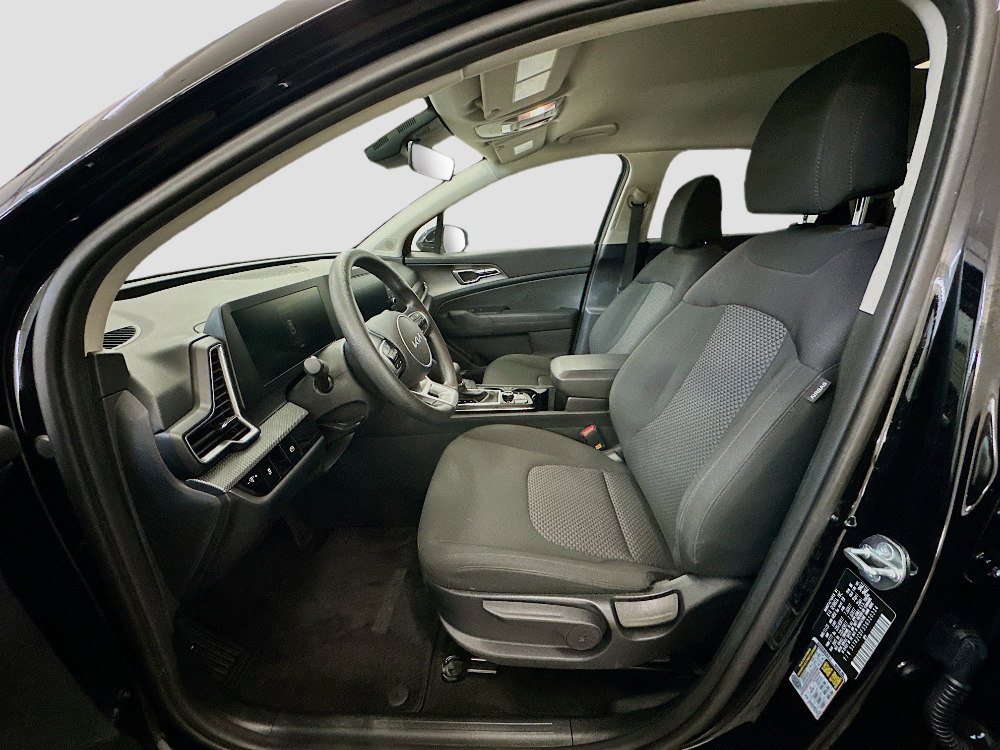 Used 2025 Kia Sportage LX image 13
