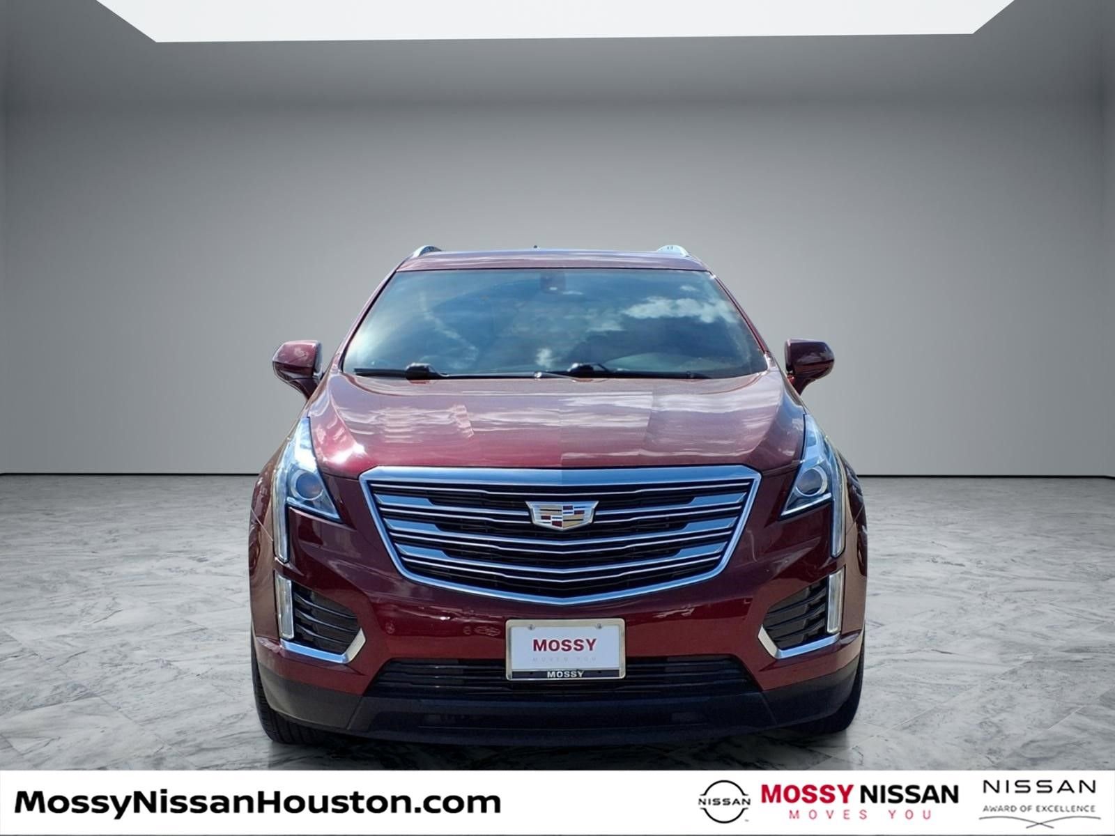 Used 2017 Cadillac XT5 FWD w/ LPO, Wheel Lock Package image 3