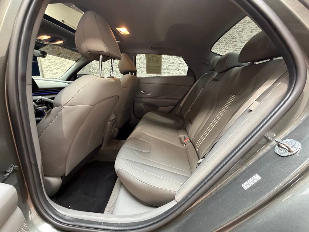 Certified 2024 Hyundai Elantra SEL w/ Convenience Package image 13