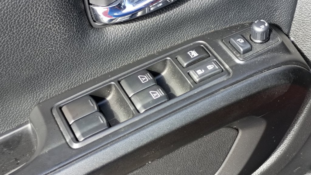 Used 2023 Nissan Titan PRO-4X w/ Pro-4x Convenience Package AWD/4WD image 23