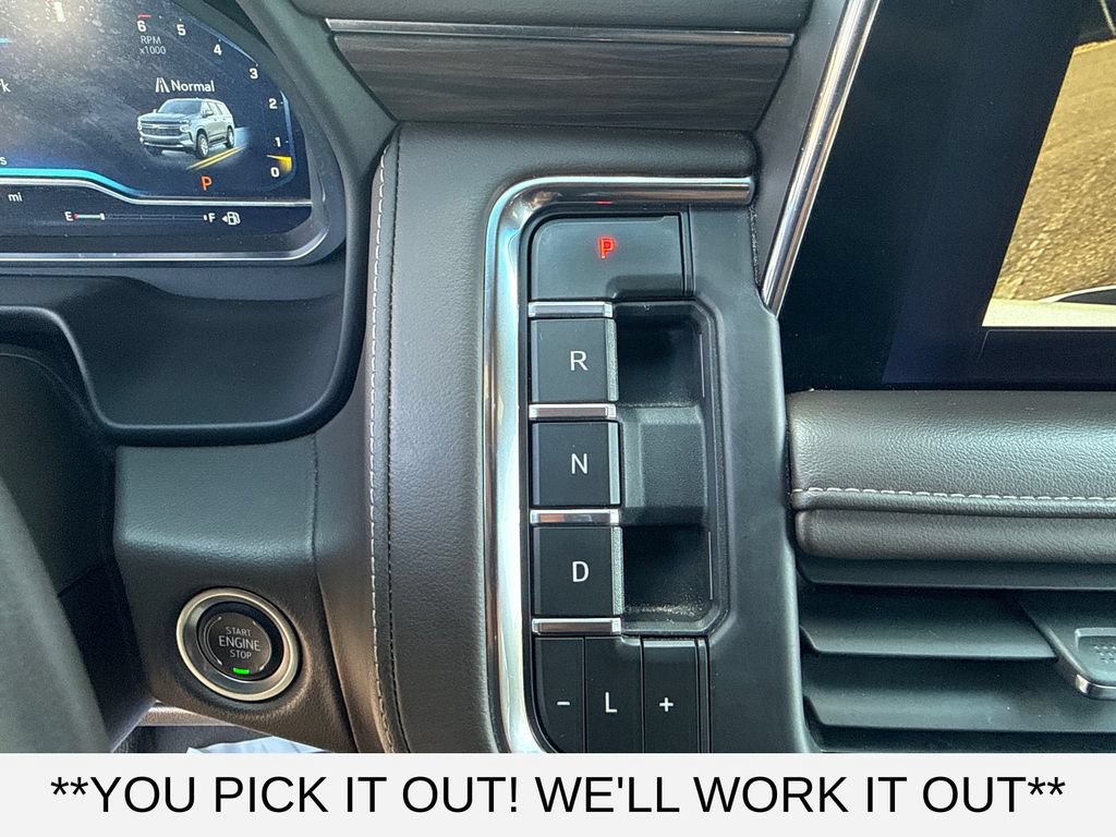Used 2024 Chevrolet Suburban LT RWD image 21
