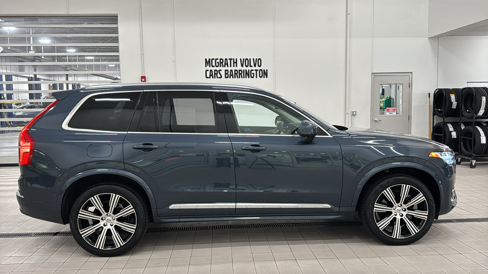 Used 2024 Volvo XC90 T8 Plus AWD/4WD image 4