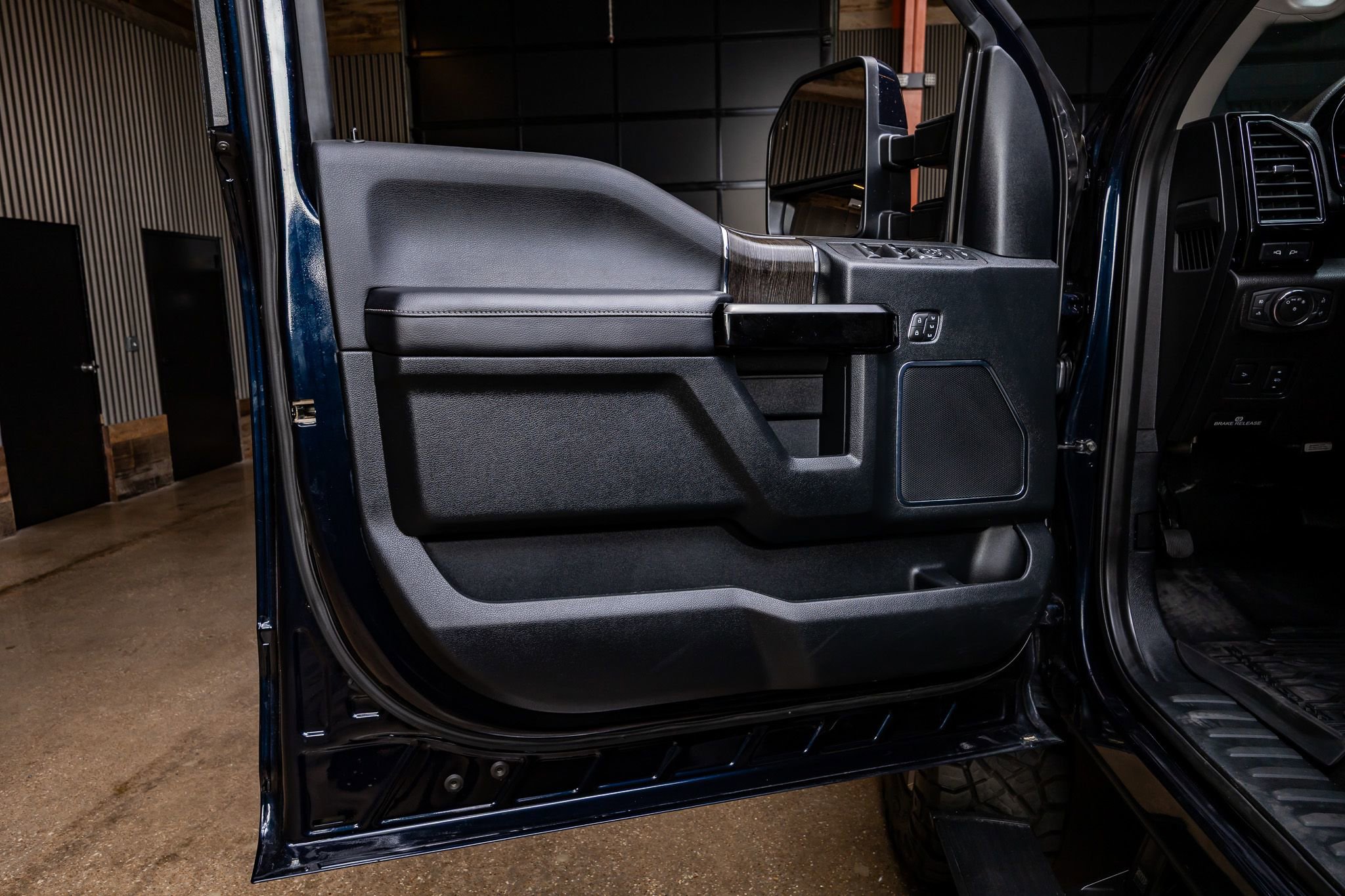 Used 2021 Ford F250 Lariat w/ Lariat Ultimate Package image 35