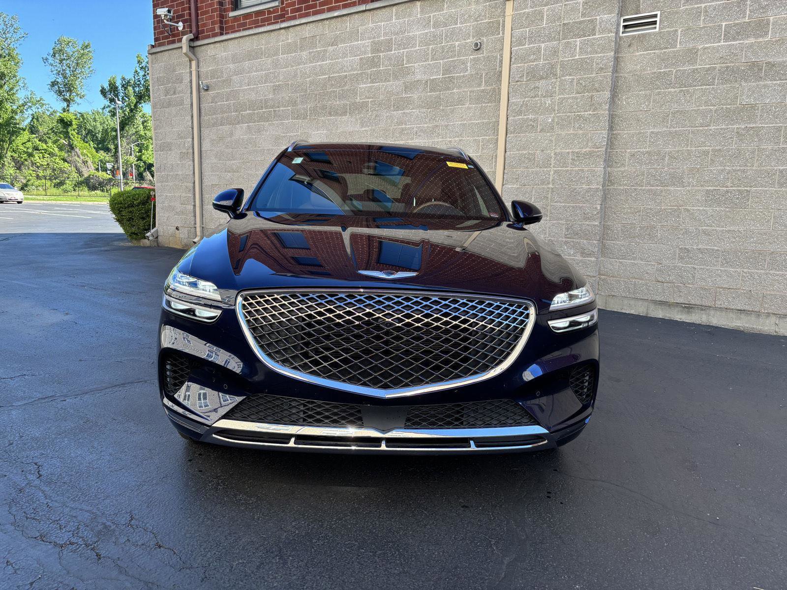 Used 2025 Genesis GV70 2.5T w/ Advanced Package AWD/4WD image 5