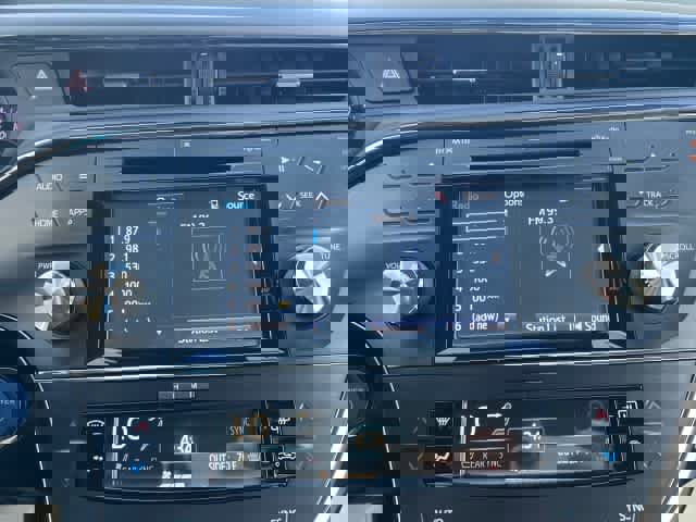 Used 2015 Toyota Avalon Limited image 32