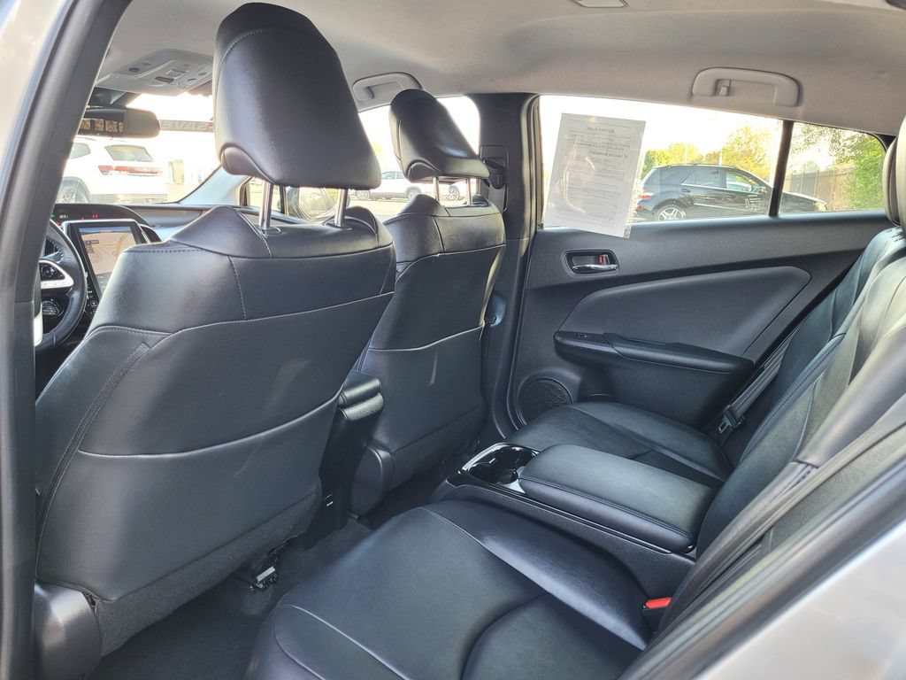 Used 2017 Toyota Prius Prime Advanced w/ Carpet Mat Package FWD image 15