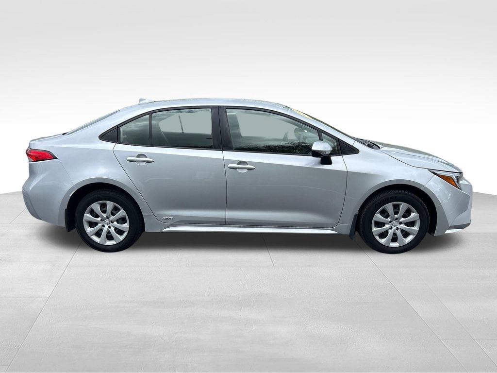 Used 2024 Toyota Corolla LE AWD/4WD image 6