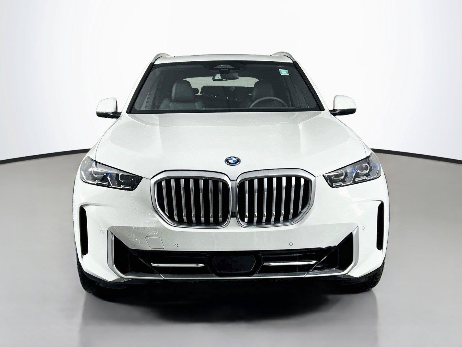 New 2026 BMW X5 xDrive50e w/ Parking Assistance Package AWD/4WD image 9