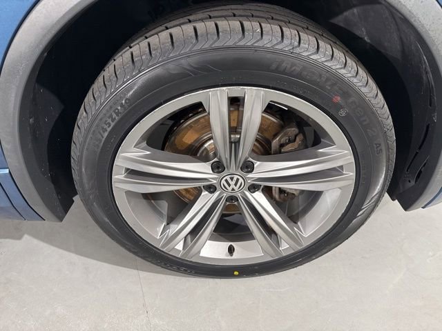 Used 2018 Volkswagen Tiguan SEL FWD image 16