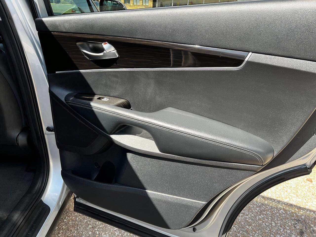 Used 2020 Kia Sorento AWD V6 image 20
