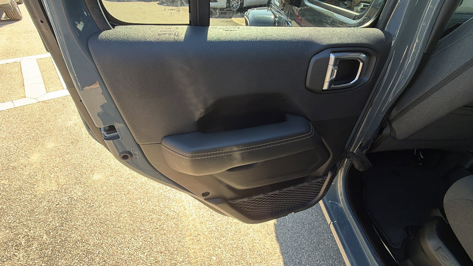 Used 2025 Jeep Wrangler Sahara w/ Safety Group image 22