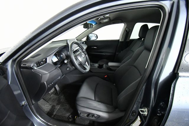 Used 2024 Toyota Venza LE image 5