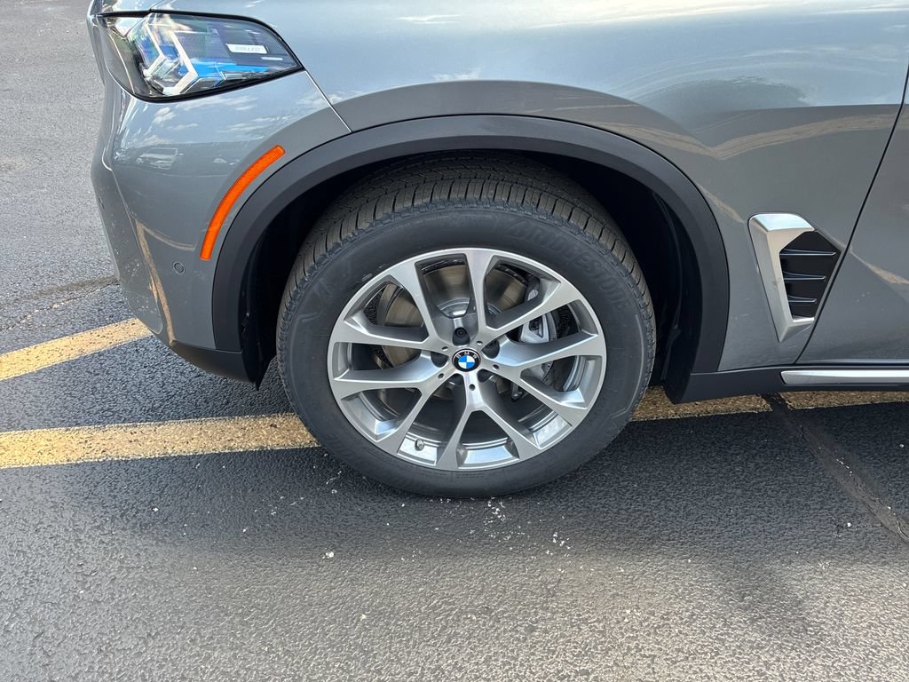 New 2026 BMW X5 xDrive40i AWD/4WD image 9