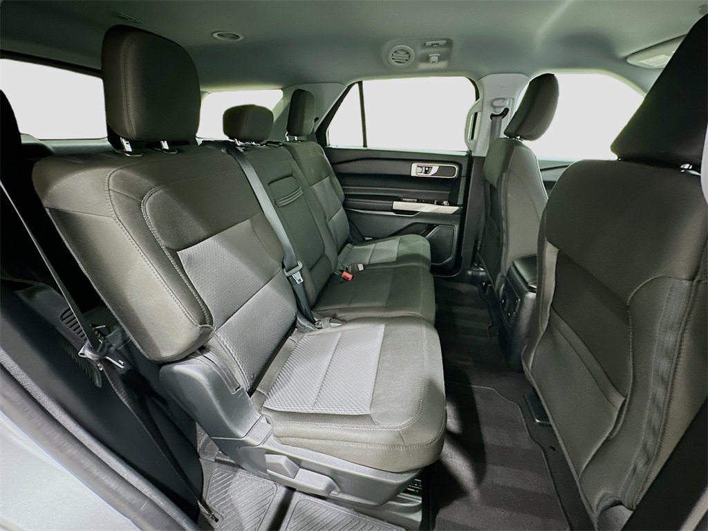 Used 2024 Ford Explorer XLT image 27