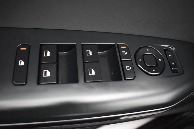 Used 2025 Kia K4 FWD image 20