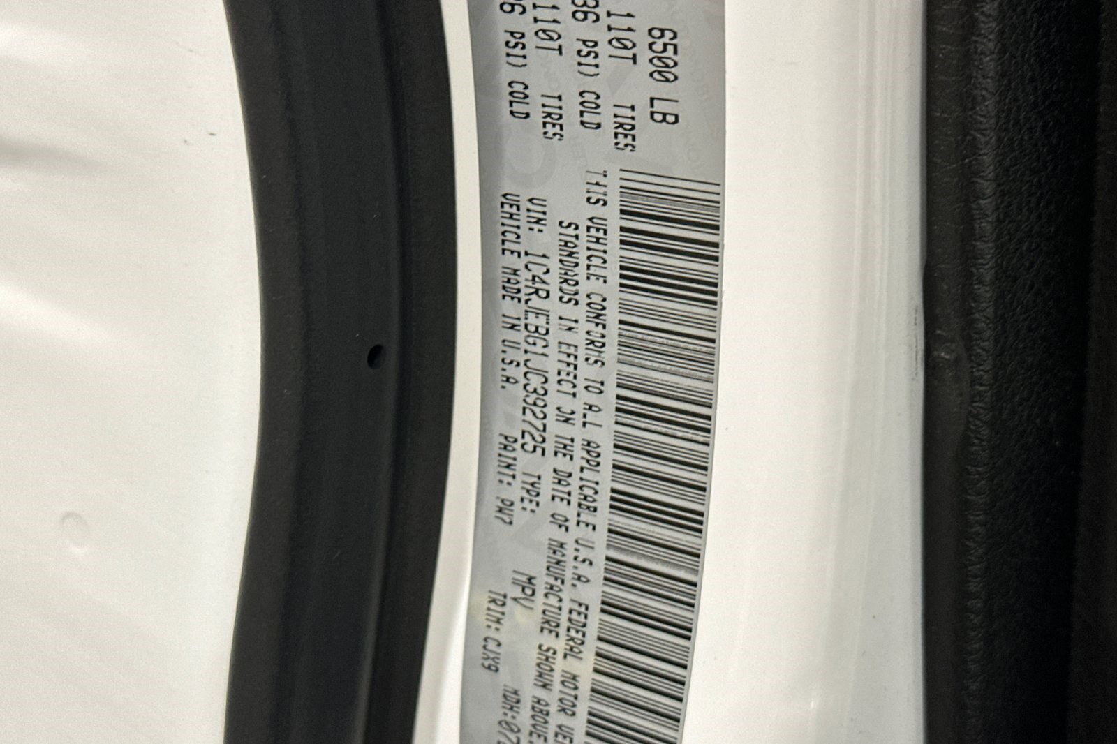 Used 2018 Jeep Grand Cherokee Limited image 37