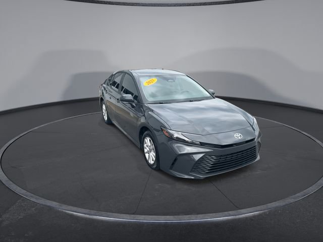 Used 2025 Toyota Camry LE FWD image 4