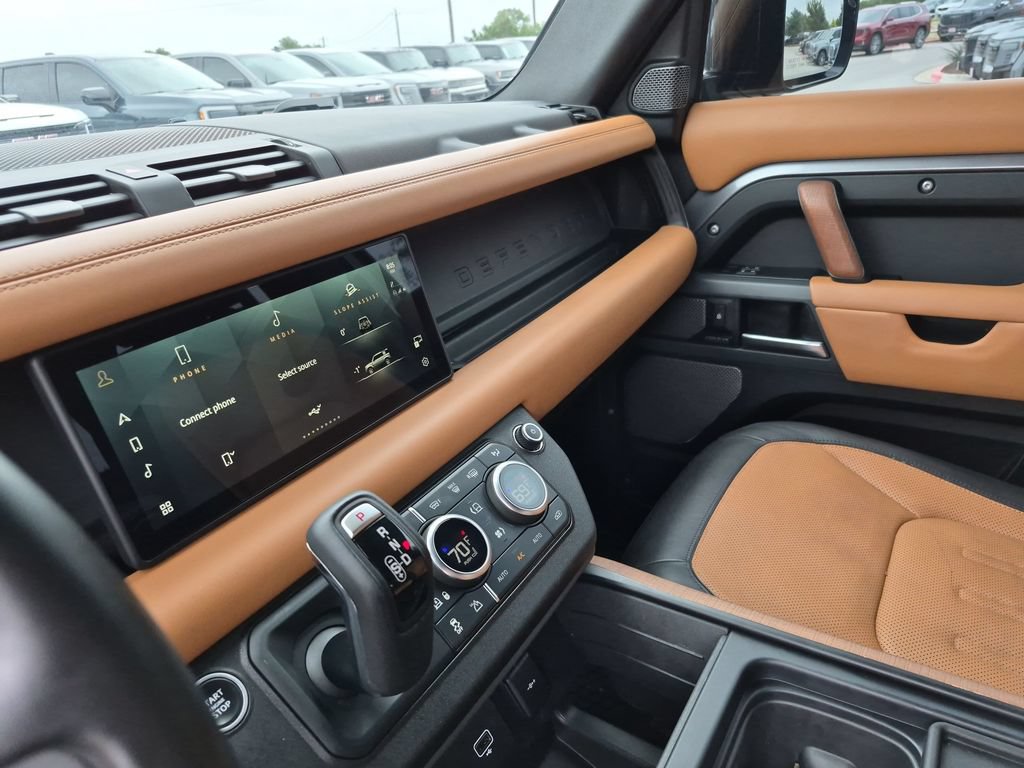 Used 2021 Land Rover Defender 110 X AWD/4WD image 25