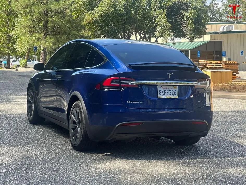 Used 2019 Tesla Model X 75D image 9