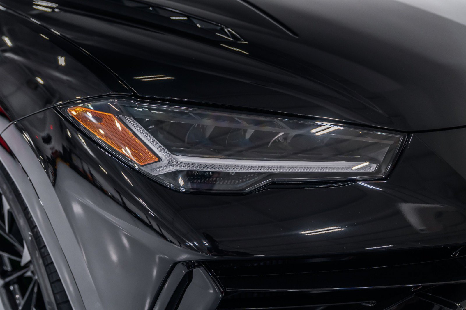 Used 2023 Lamborghini Urus S AWD/4WD image 32