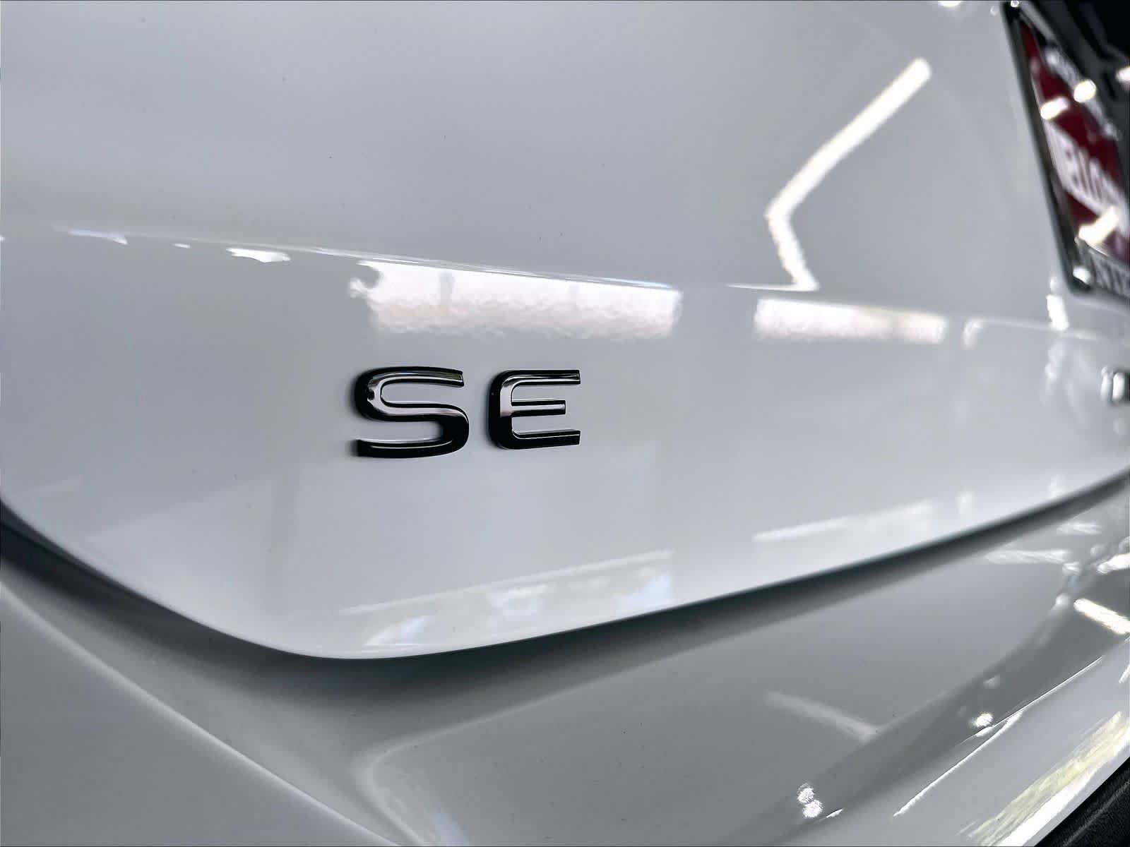 New 2027 Volkswagen Taos SE FWD image 9