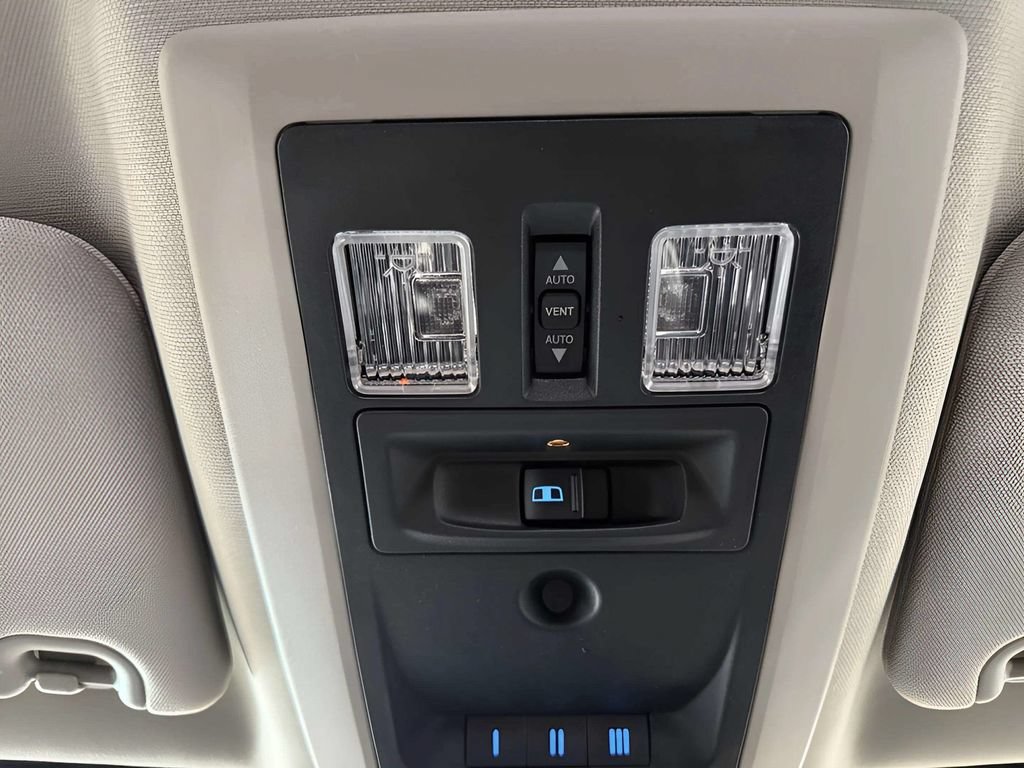 Used 2017 RAM 1500 Laramie AWD/4WD image 33