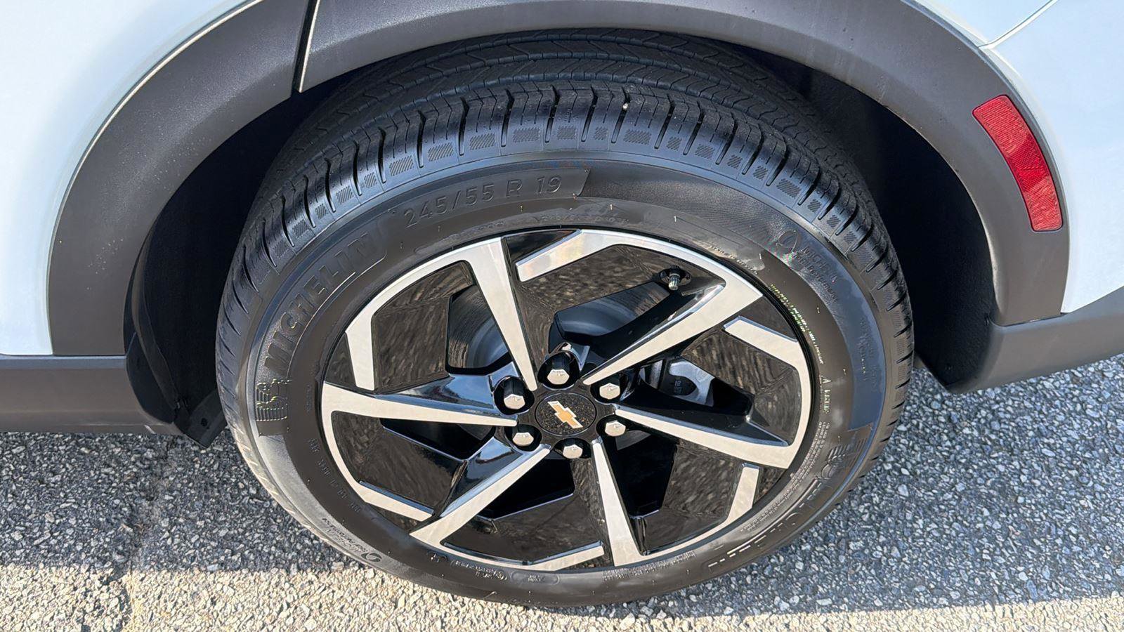 New 2026 Chevrolet Equinox EV LT FWD image 24