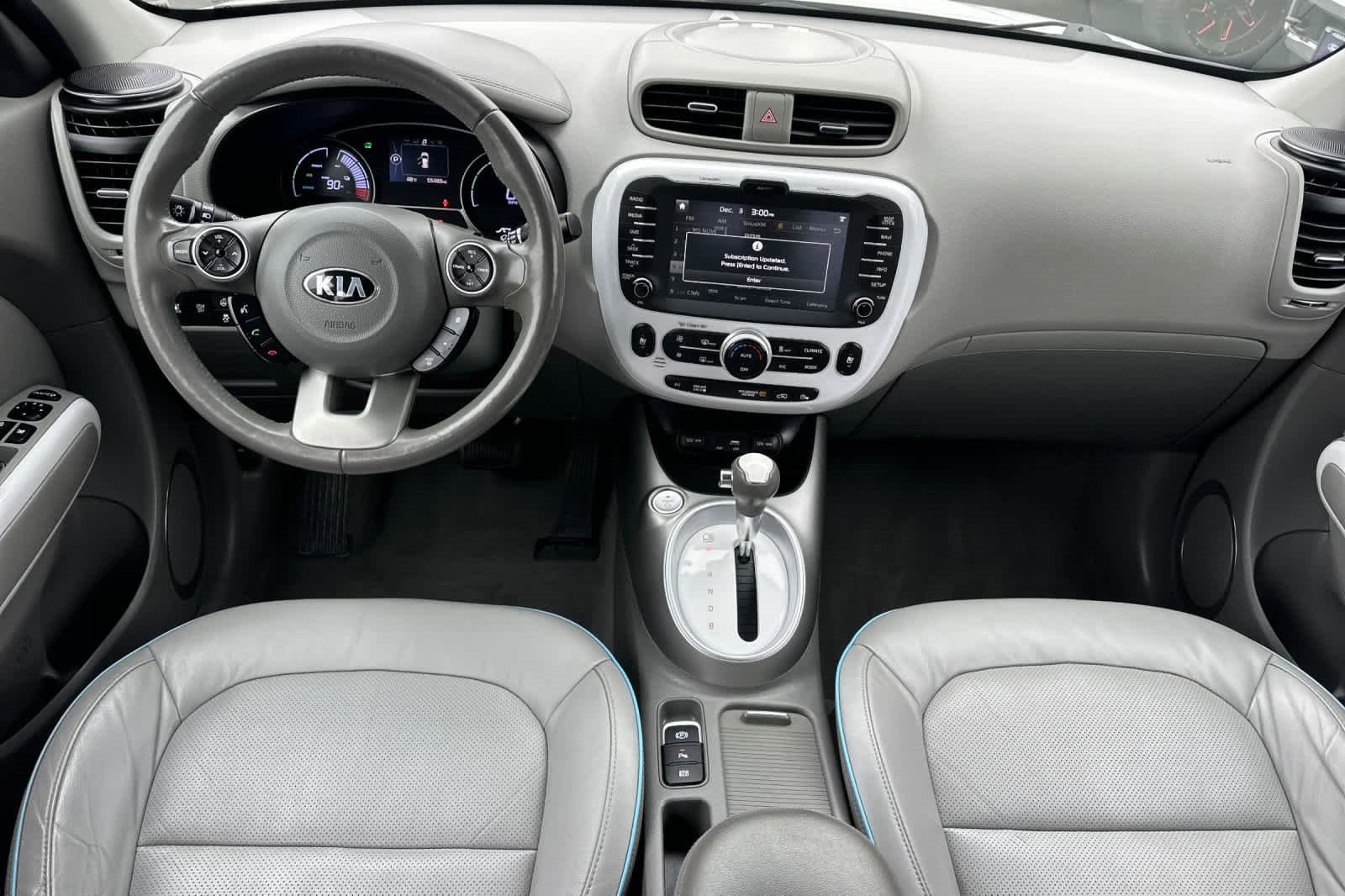 Used 2017 Kia Soul EV + image 3