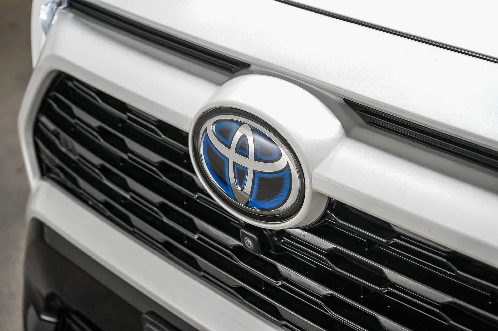 Used 2023 Toyota RAV4 XSE image 8
