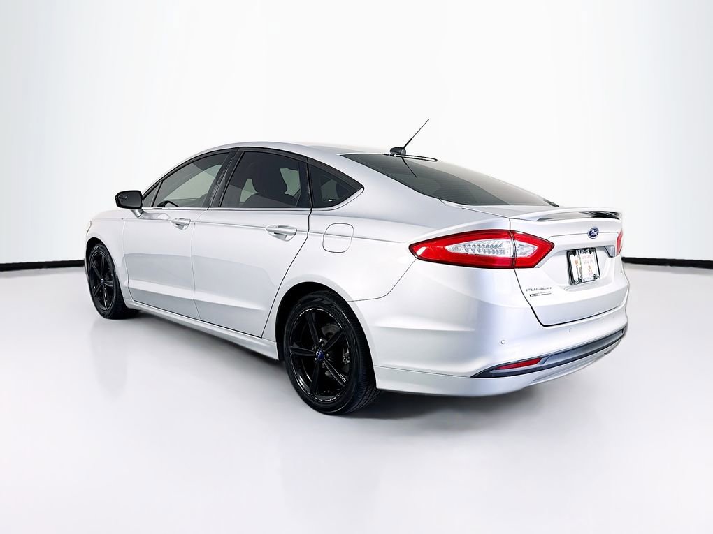 Used 2016 Ford Fusion SE image 7