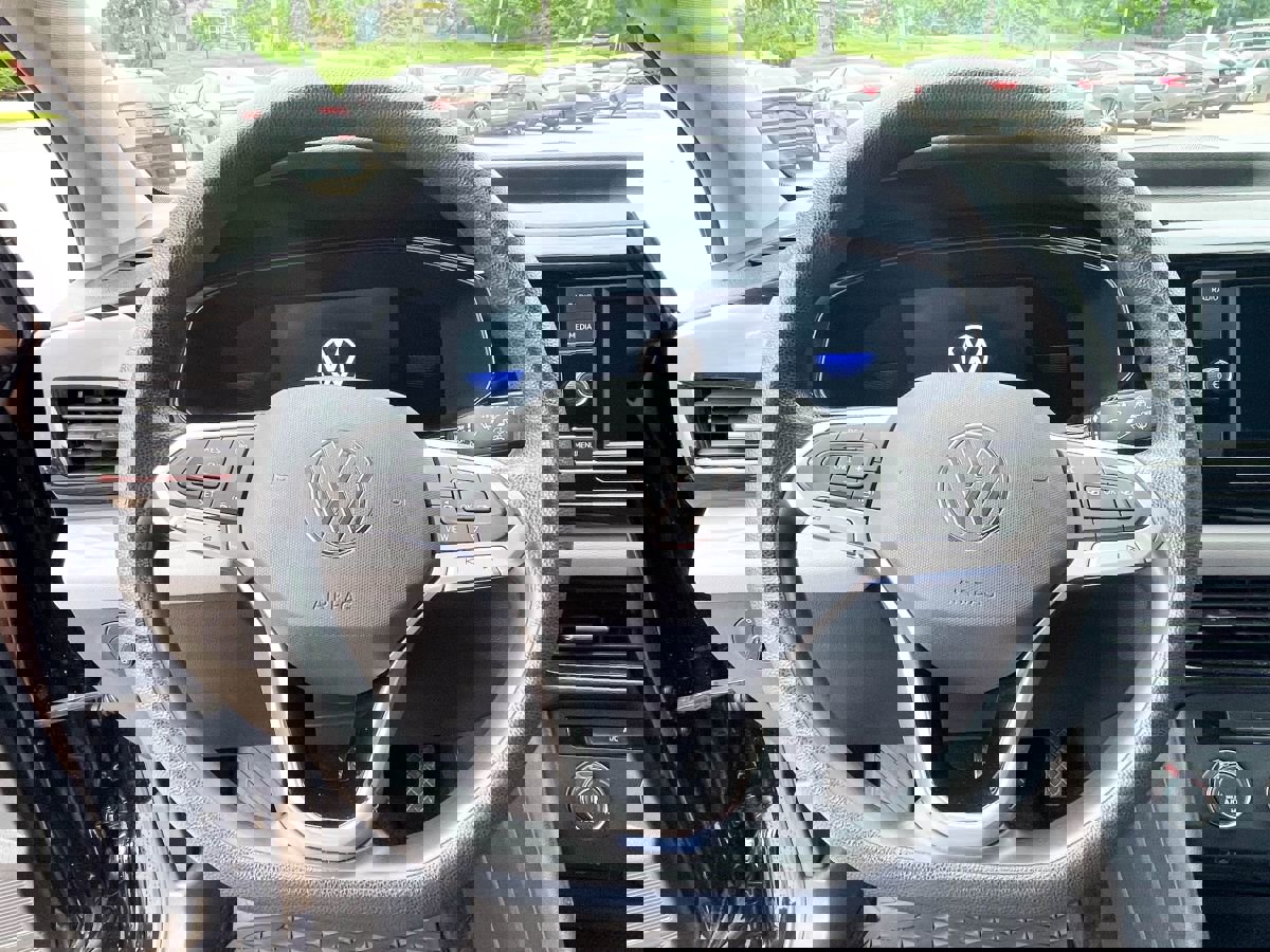 Used 2022 Volkswagen Taos S image 11