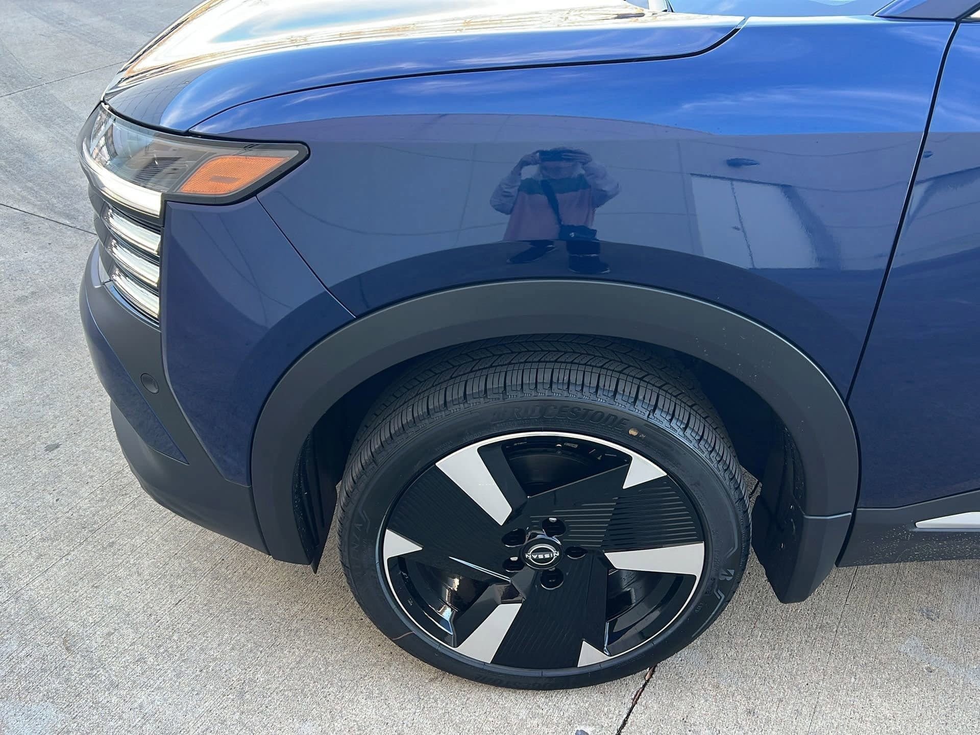 New 2026 Nissan Kicks SR w/ Cold Weather Package FWD image 9