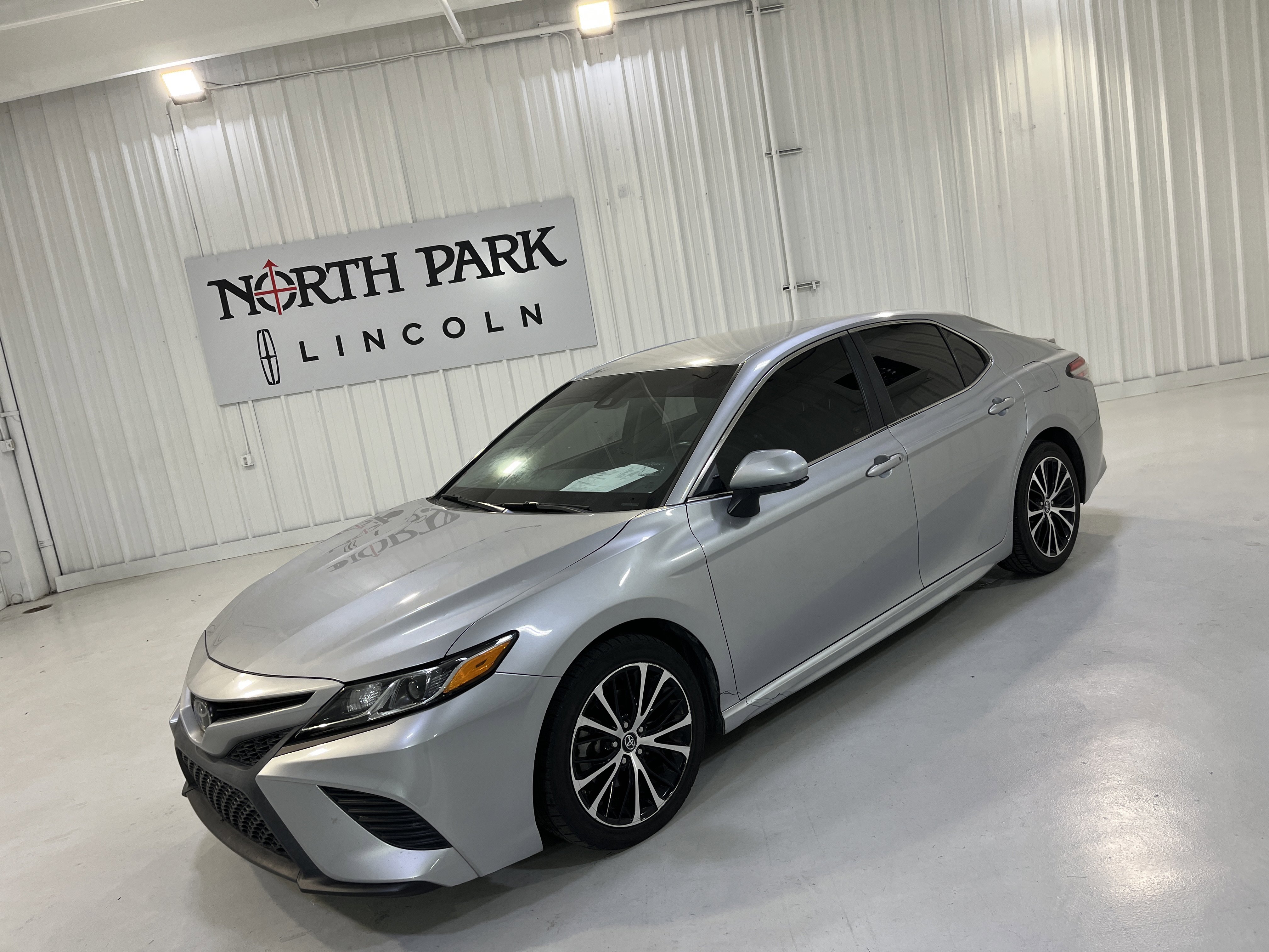 Used 2018 Toyota Camry SE image 20