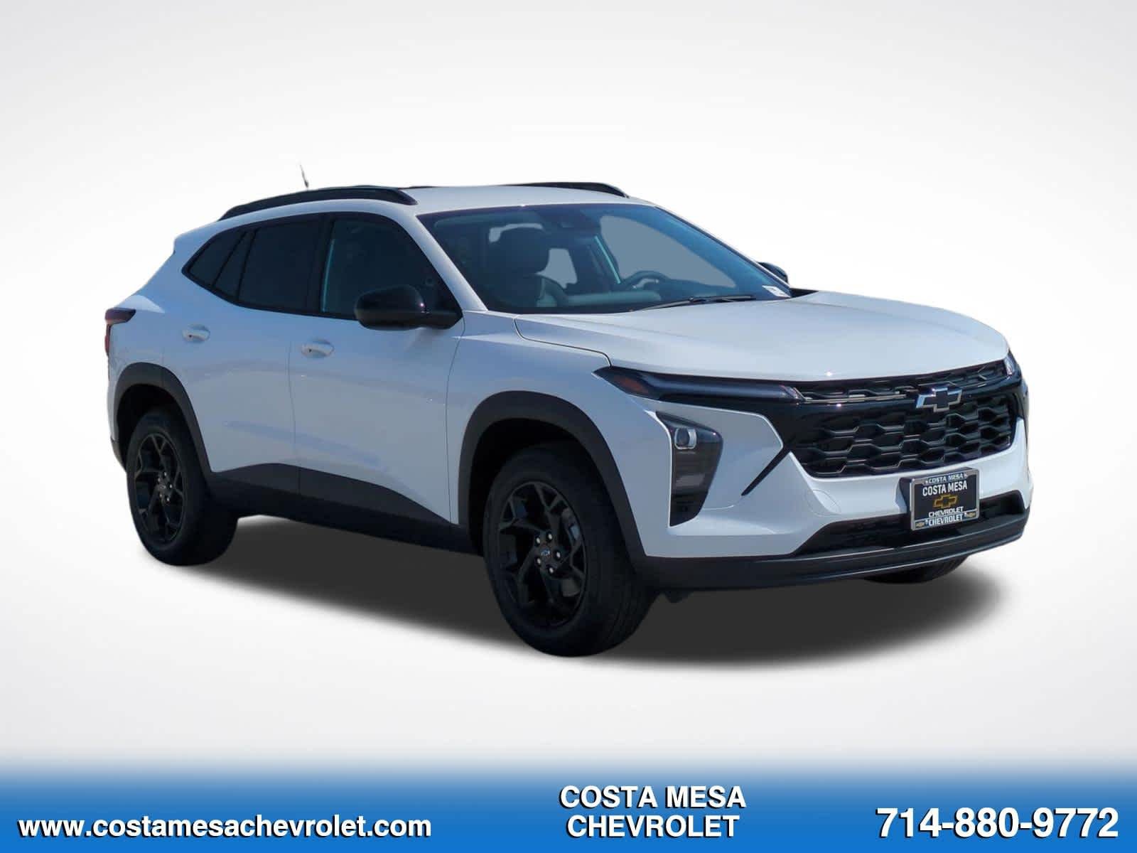 New 2026 Chevrolet Trax LT w/ Midnight Edition FWD image 3