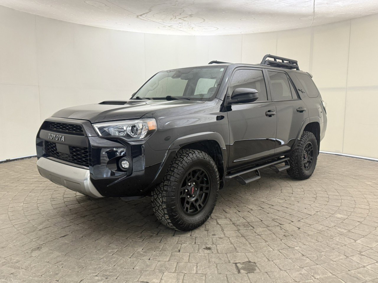 Used 2022 Toyota 4Runner TRD Off-Road image 3