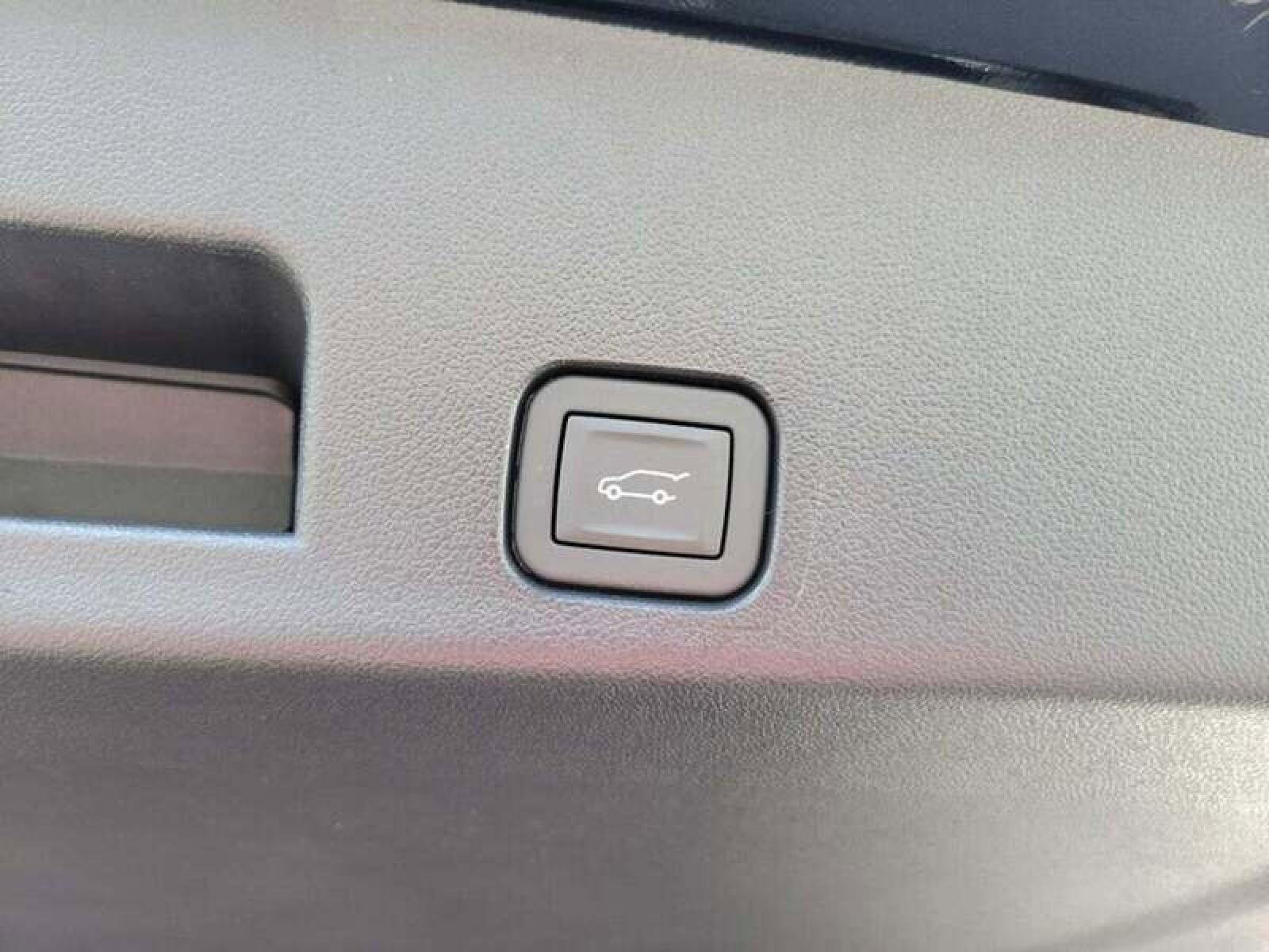 New 2026 GMC Acadia Elevation w/ Black Edition FWD image 8