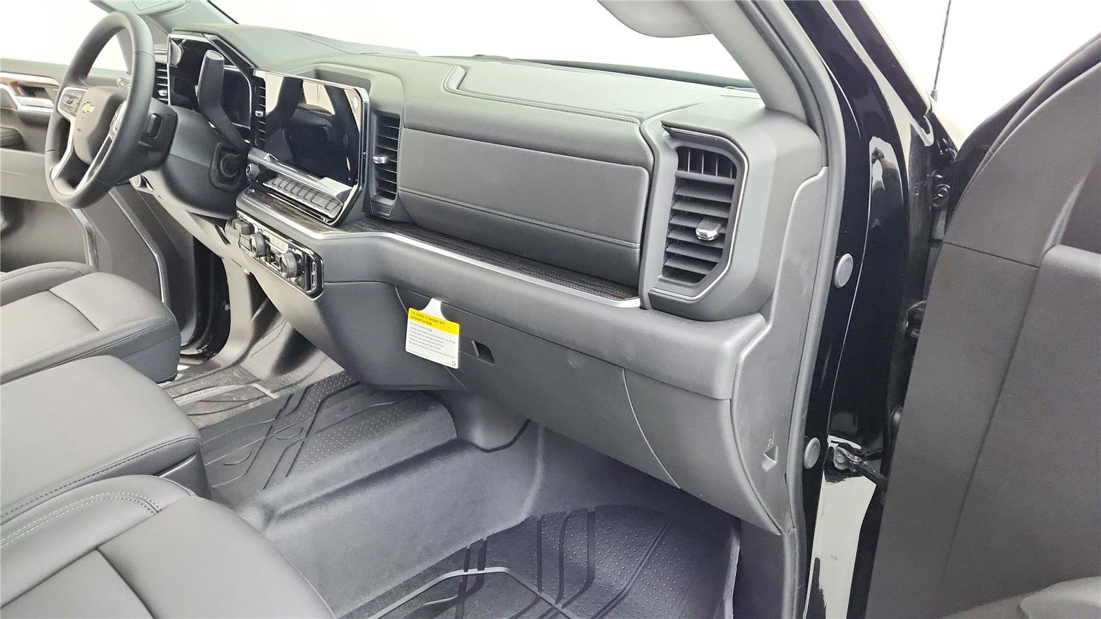New 2026 Chevrolet Silverado 1500 LT w/ Leather Package AWD/4WD image 18