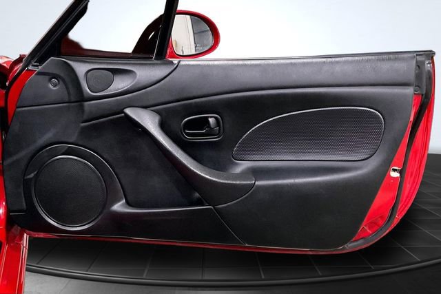 Used 2002 MAZDA MX-5 Miata image 23